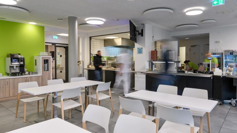 Der Sitzbereich der Kantine