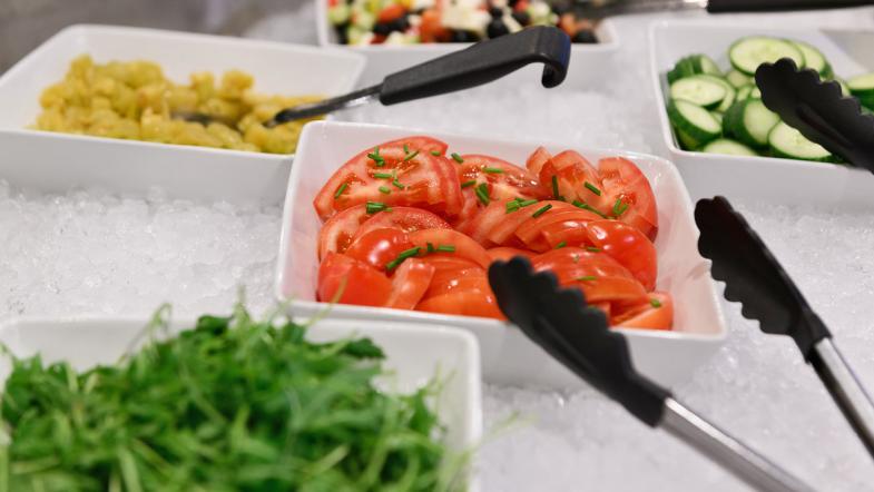 Salat in kleinen Schälchen